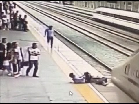 Railway Worker Saves Suicidal Woman just as Train Approaches