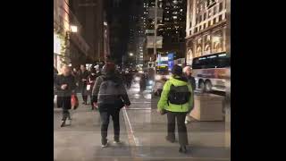 Abdnewyorkda Manhattanda 14. Caddede Trumpun Ofisi Dolayında Akşam Gezintimizden..