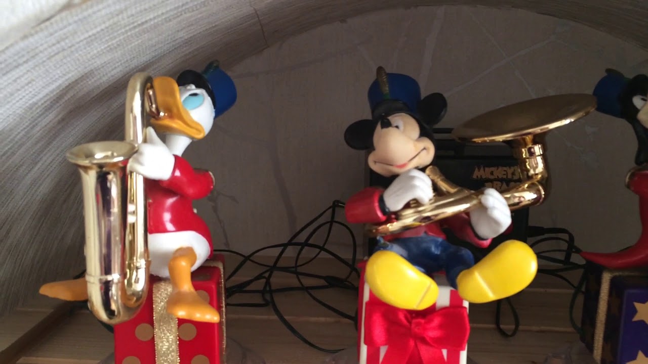 Mickey’s brass band - Mr Christmas
