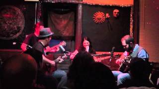 Redbird at Cafe Carpe, Ships