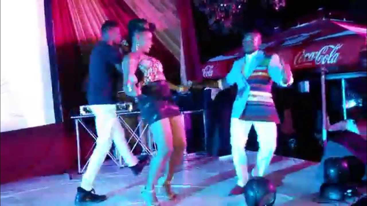 Falz, Yemi Alade & Poe - Marry Me (Live Performance) Falz, Yemi Alade & Poe - Marry Me (Live Performance)