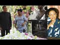 Denis sassou nguesso a dpos une gerbe de fleurs sur la tombe de sa fille ane edith bongo ondimba