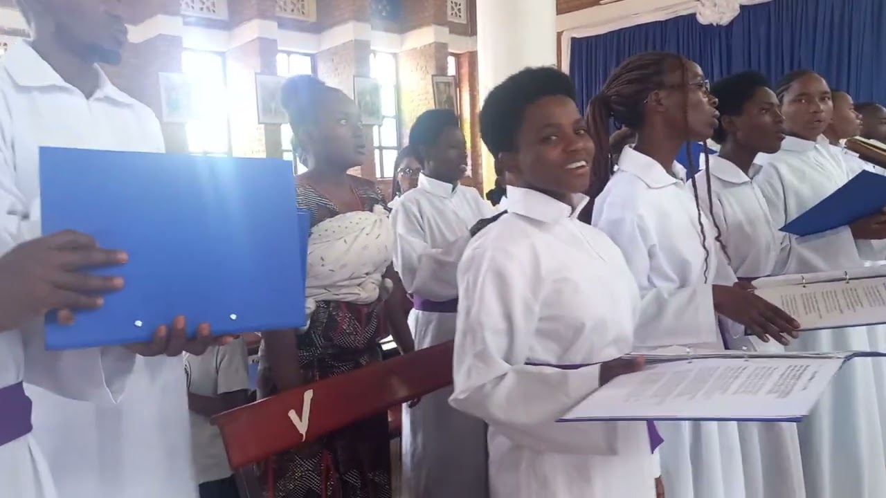 yezu wemeye gupfa performed  by st japtiste choire ndera