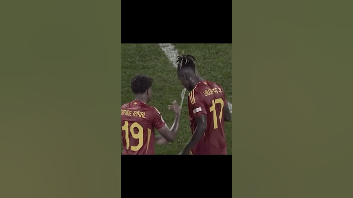 lamine yamal & nico williams play rock paper scissors over a bottle of water✊🖐️✂️