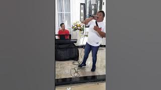 suara penyanyi manado gilaaaa,.