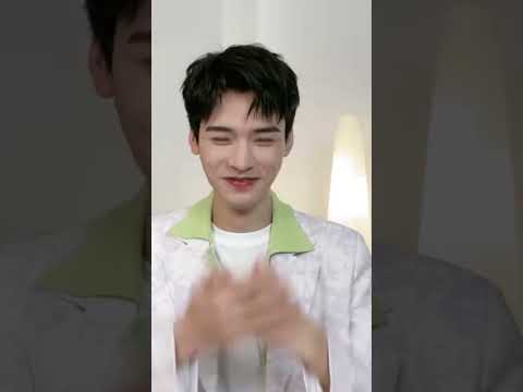 The Same Green Model From Gong CP Is A Perfect Match And The Veil This Time Is So Stunning