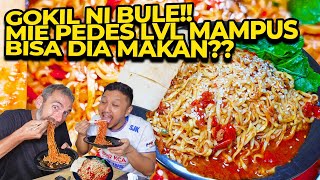 INI KAH BULE TERKUAT? DIA BISA MAKAN MIE PEDES MAMPUS LEVEL TERTINGGI!!!