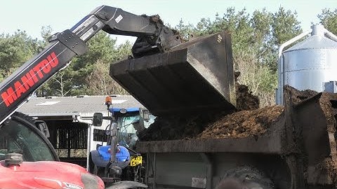 Muck-Spreading - Time for the Solids!  Loading up with Manitou.