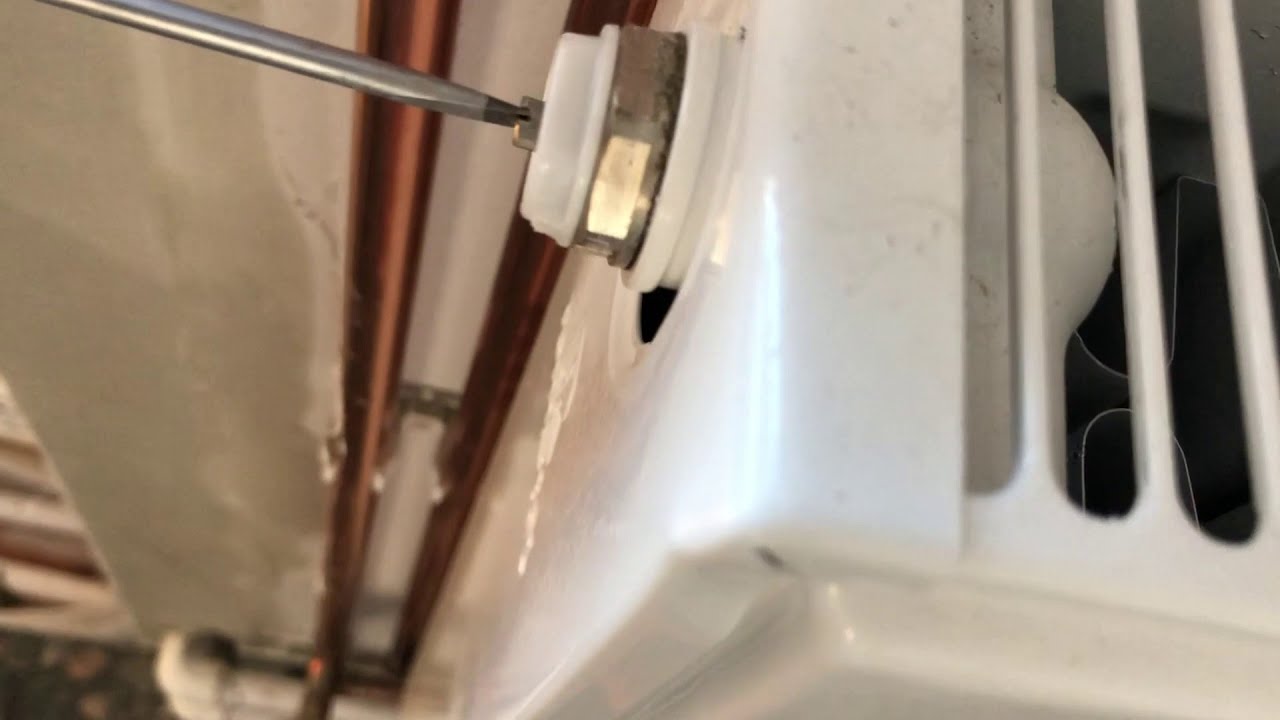 Cum aerisim corect un calorifer? Simplu si usor Aerisire radiator De ce ...