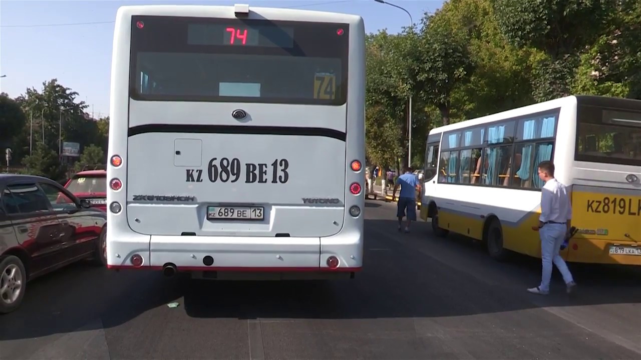 Два пассажирских автобуса стали участниками дорожно – транспортного происшествия в Шымкенте.