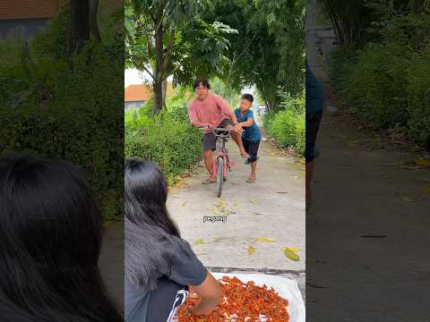 Bantuin Mbak Nya Panen Cabe #comedy #funny #drama #shortvideo #ricy thumbnail