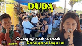 DUDA gara gara lagu ini semua penonton ikut bergoyang