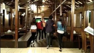 Tari dan Andra memang pasangan yg serasi begitu juga Jay dan Sachi