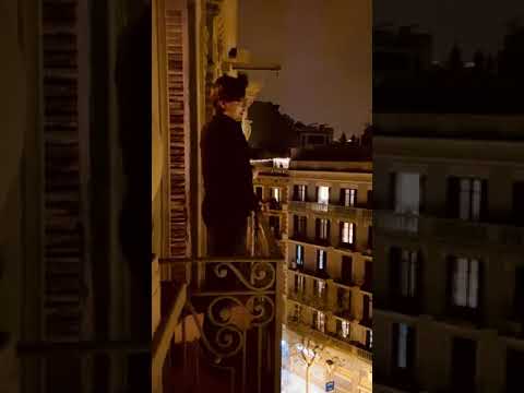 Gustaf Farwell sings Nessun Dorma in Barcelona on day 4 of the 2020 Corona Virus lockdown.