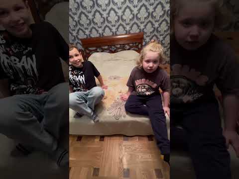 Только одну конфетку😄 гигантский чупа чупс! #funny #kids #юмор #chupachups #чупачупс