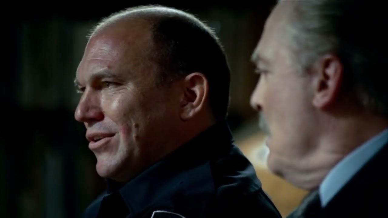 Prison Break S1E2 Henry Pope and Brad Bellick Answer to The Prisons Directorate After the Escape HD