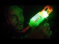 NERF QUE BRILHA NO ESCURO!! Guerra de Nerf com Maikito e Glowshot