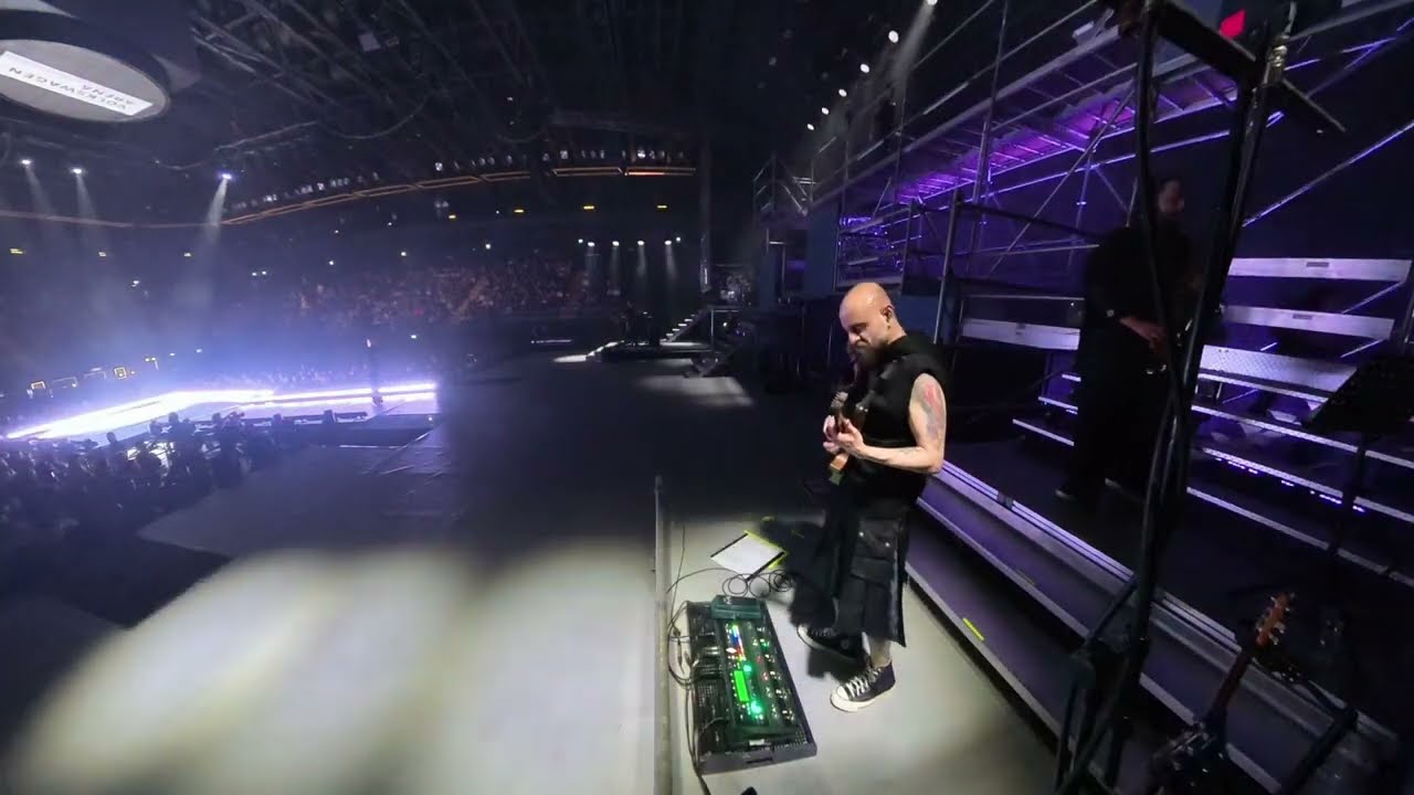 Edis - Perişanım @  VW Arena (Guitar Cam)