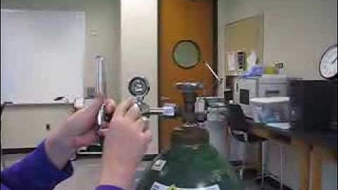 putting regulator on H cylinder safely