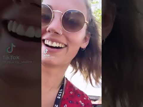 What a perfect spot to drop your ice cream 🍦| @peachy_violett #shorts