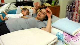 怎麼樣放支撐物使媽媽躺著舒服.Mov