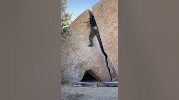 Hobbit Hole Offwidth V0 flash