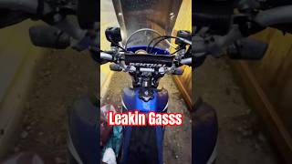 Suzuki DR650 leaking gas? Dual sport bike problem #motovlog #motorcycle #vlog