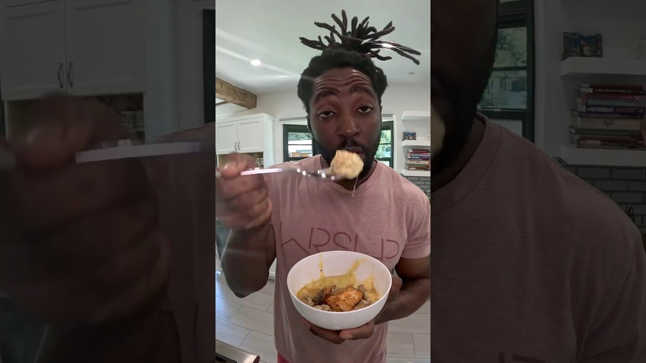 The BEST Cheesy Polenta (grits) and Cajun Salmon Bowl.  