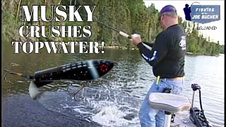 MUSKY Crushes Topwater! screenshot 4