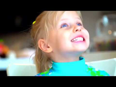 تظهر أليس وإيفا أهمية قواعد المدرسة في العودة إلى قصص المدرسة 