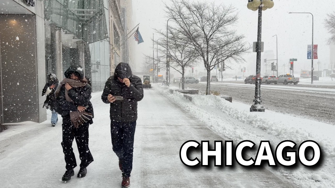 Chicago Snowfall - Michigan Avenue Snowstorm 4K Walking Tour