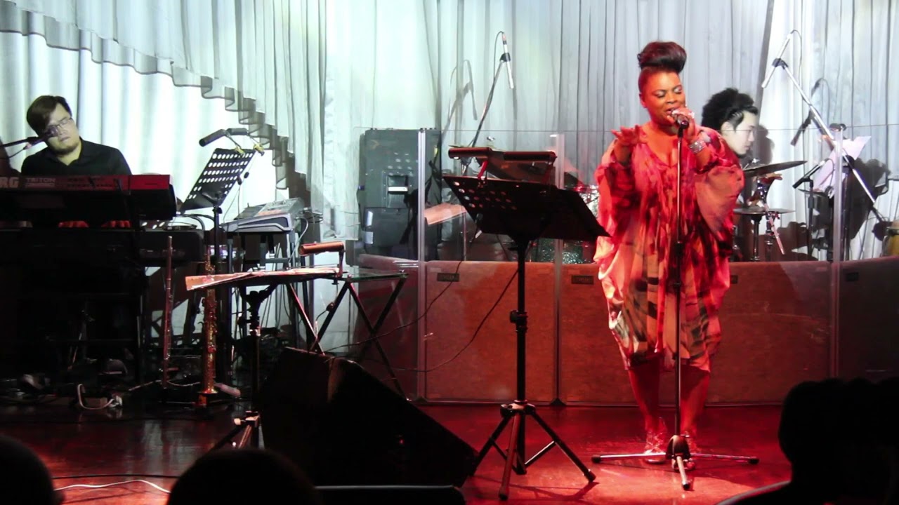 Brenda Vaughn MY WAY (COVER) I DO NOT OWN THE RIGHTS TO THIS MUSIC