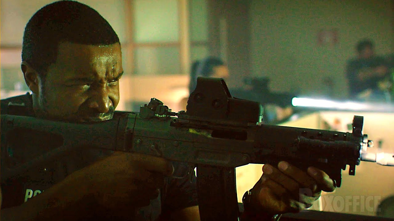 How cops get ready for a fight | 12 Rounds 3: Lockdown | CLIP