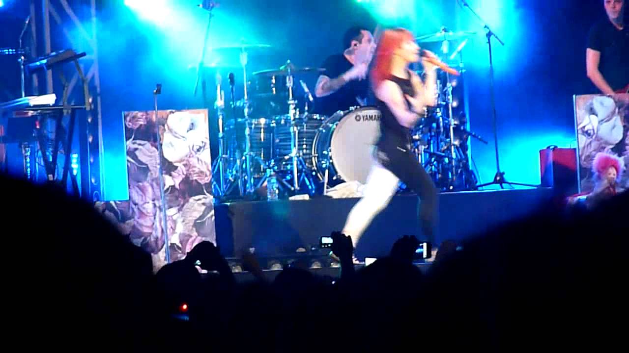 [HD] Paramore-Looking Up (Live in Jakarta 2011)