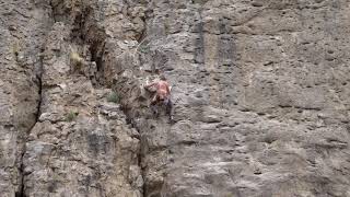 Love Crack Climb @ Owens River Gorge (5.9+)