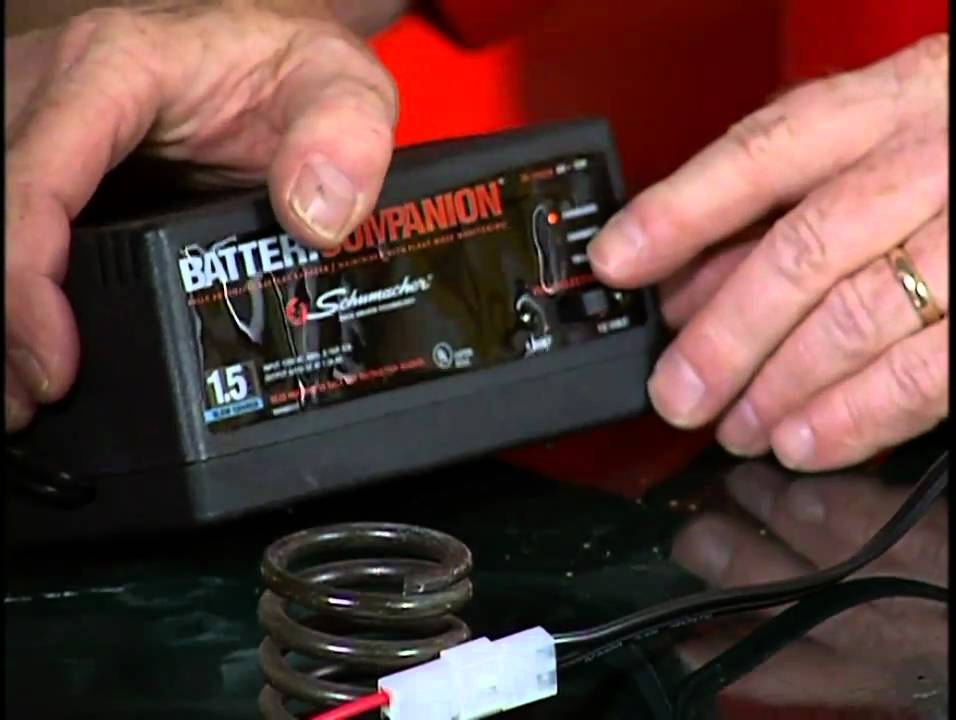 BLACK + DECKER Vehicle Battery Maintainer and Trickle Charger