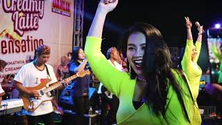 2 RACUN - GOYANG 2 JARI 'LIVE PERFORM' #TCLSENSATION