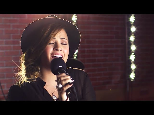 Demi Lovato - Heart Attack (Capital FM Session) class=