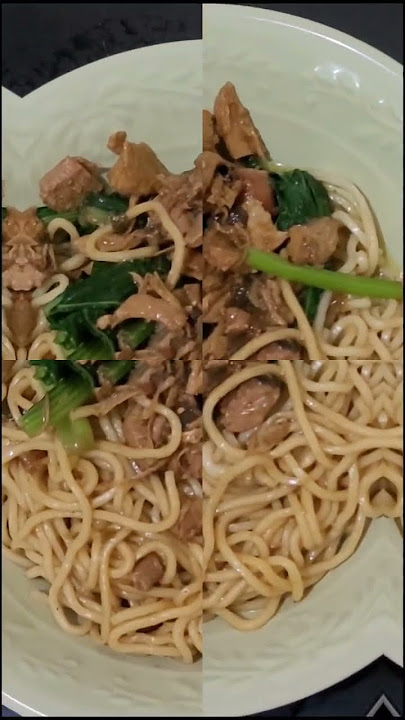 Indonesia Cuisine Food: Mie Ayam (Chicken Noodle)
