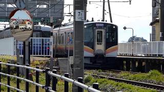 JR白新線、大形駅での115系電車とE129系電車