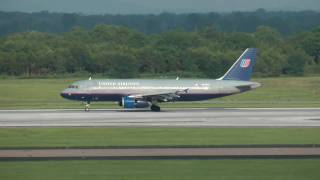 United Airlines Airbus A320, N421UA landing at IAD on 8/1/10 at 0808