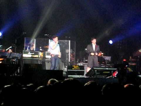 陳奕迅 and 林敏驄 sing 幻影 at Concert
