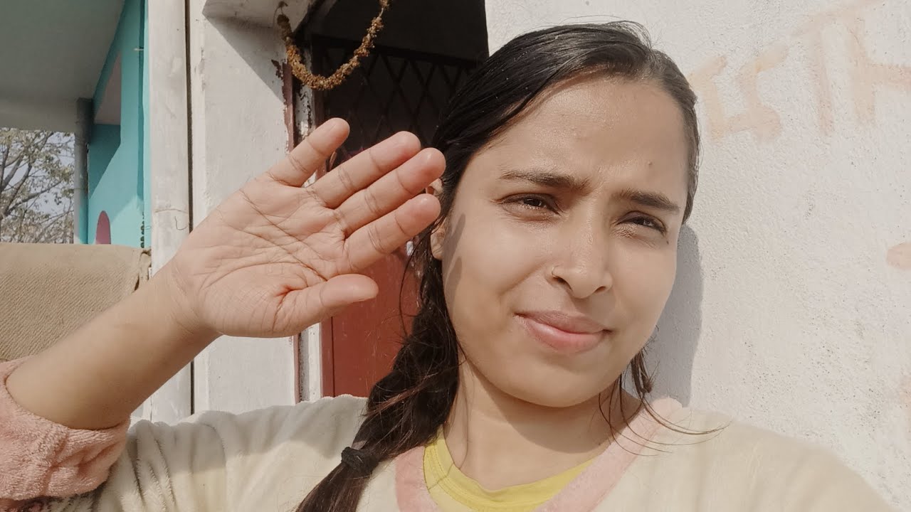 Aaj bahut achi dhup nikali thi 