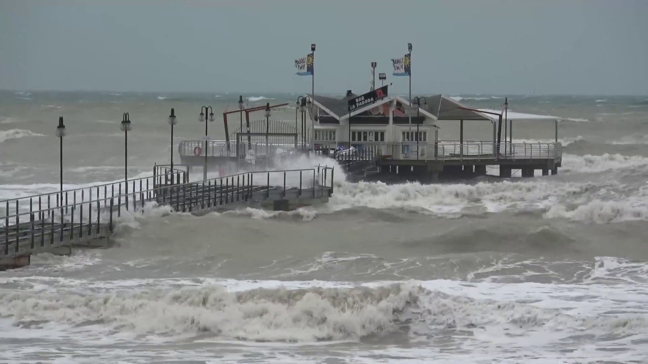 Mareggiata Tempesta A Lignano Sabbiadoro Spiaggia E Pontile Distrutti 