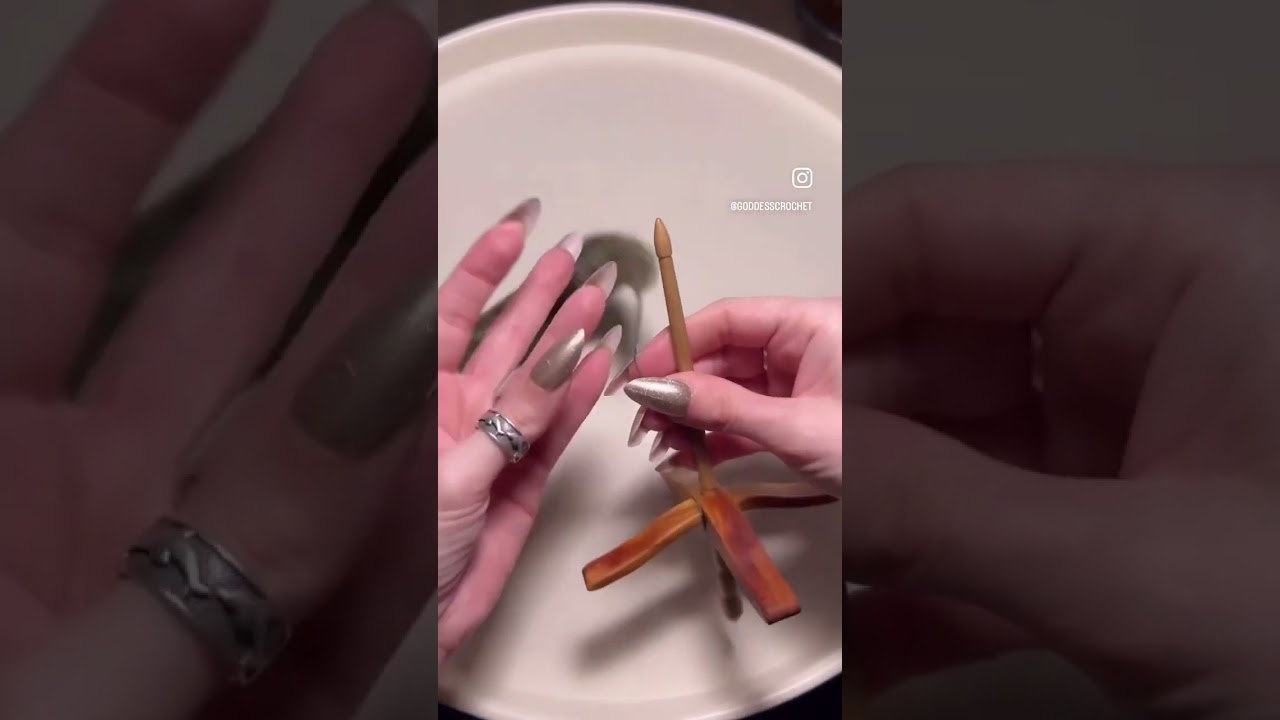 Starting a spin on my Turkish drop spindle