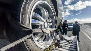 Monster pothole damages tens of cars on Peninsula