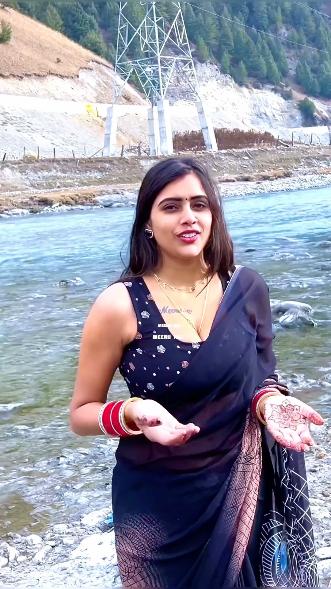लगता हैं स्वर्ग में आ गई ?#shorts #meenu #trending #kasmir