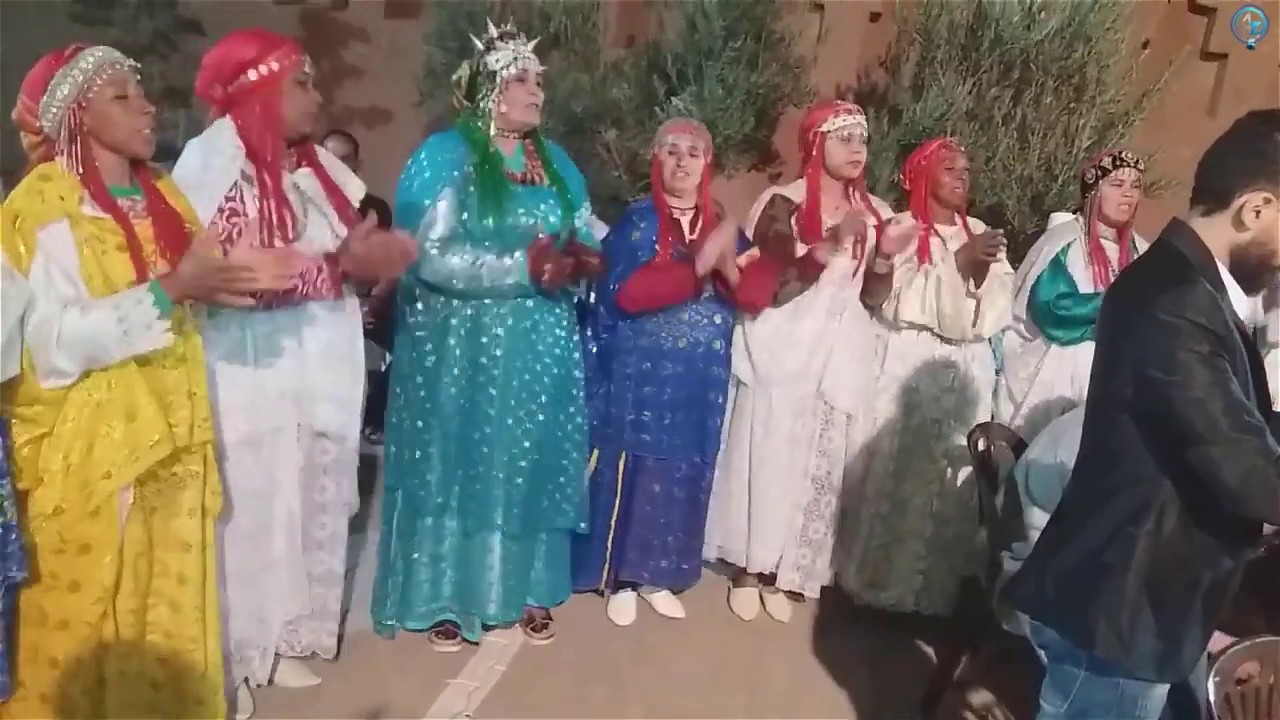 إيقاع ولا في الخيال لرقصة فرقة أحواش ايت بن حدو