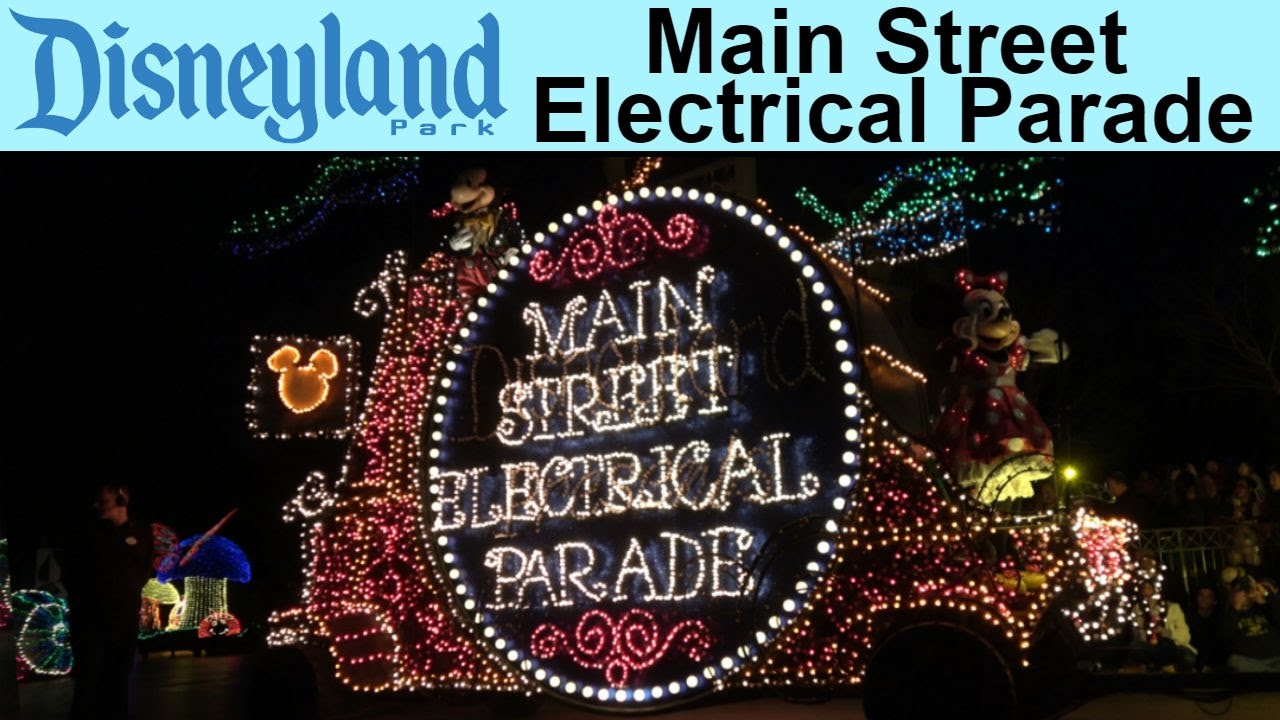 (4K) FULL DISNEYLAND Main Street Electrical Parade 2017 (it's a small world)