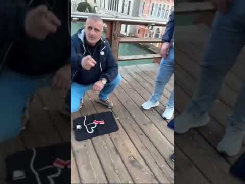 Street scammers in Venice Italy 🇮🇹